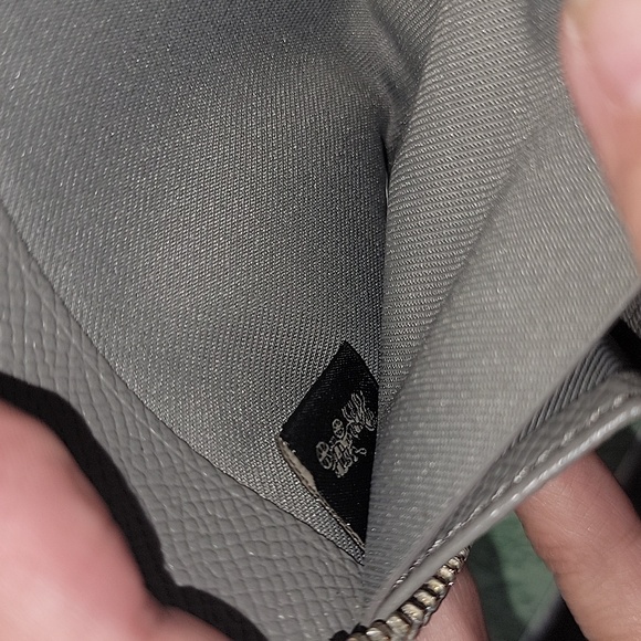 Coach Women's Zip Around accordion Wallet in Pebbled Leather Metallic silver - Picture 10 of 14